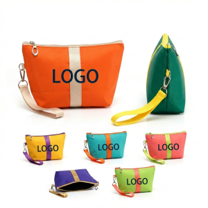 Stylish and Portable Cosmetic Organizer Bag with Secure Zippered Compartment